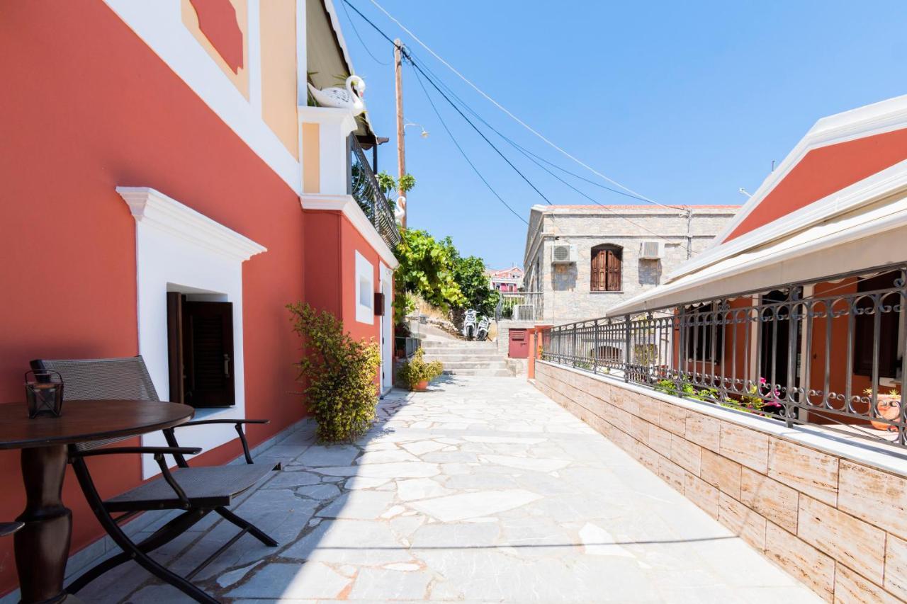 Eirini Apartment Сими Екстериор снимка